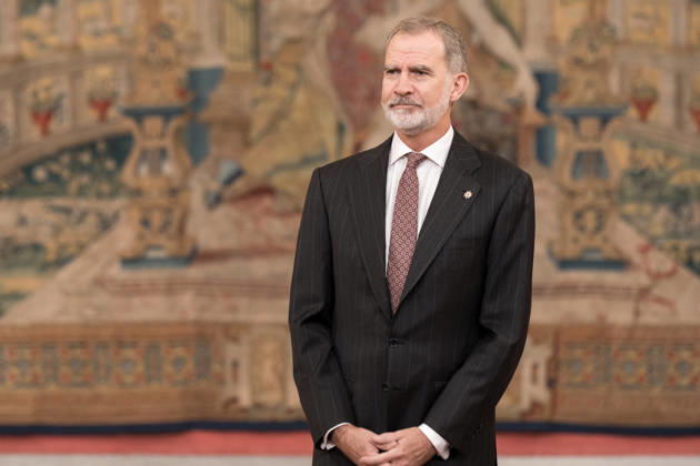 Felipe VI presents the XIX Kingdom of Spain Award for Business Career to the honorary president of Galletas Gullón King Felipe VI during the award ceremony of the IX Kingdom of Spain Award for Business Career, at the Royal Palace of El Pardo, on December 1, 2025, in Madrid Spain In this edition the award was presented to the honorary president of Galletas Gullón, María Teresa Rodríguez, a company that was founded in 1892 and which she managed since 1983, after the death of her husband, José Manuel Gullón, until her retirement in 2019 Galletas Gullón is today the only family-owned biscuit company that remains in the sector with a turnover of over 300 million euros per year and a presence in more than 120 countries In addition to her outstan  Copyright: xDiegoxRadamÃ sx 7139773