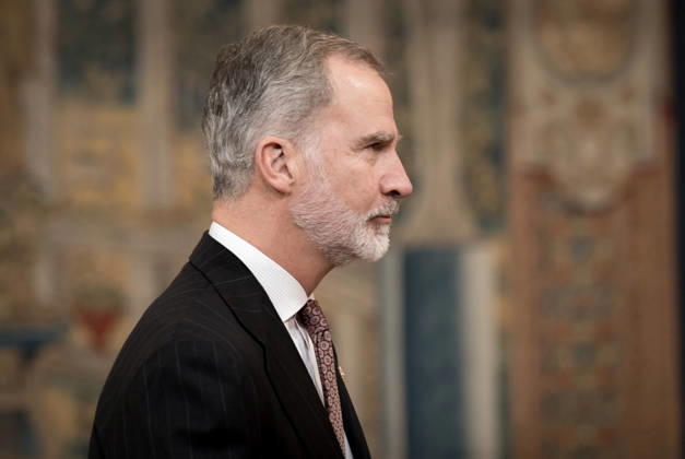 Felipe VI presents the XIX Kingdom of Spain Award for Business Career to the honorary president of Galletas Gullón King Felipe VI during the award ceremony of the IX Kingdom of Spain Award for Business Career, at the Royal Palace of El Pardo, on December 1, 2025, in Madrid Spain In this edition the award was presented to the honorary president of Galletas Gullón, María Teresa Rodríguez, a company that was founded in 1892 and which she managed since 1983, after the death of her husband, José Manuel Gullón, until her retirement in 2019 Galletas Gullón is today the only family-owned biscuit company that remains in the sector with a turnover of over 300 million euros per year and a presence in more than 120 countries In addition to her outstan  Copyright: xDiegoxRadamÃ sx 7139775