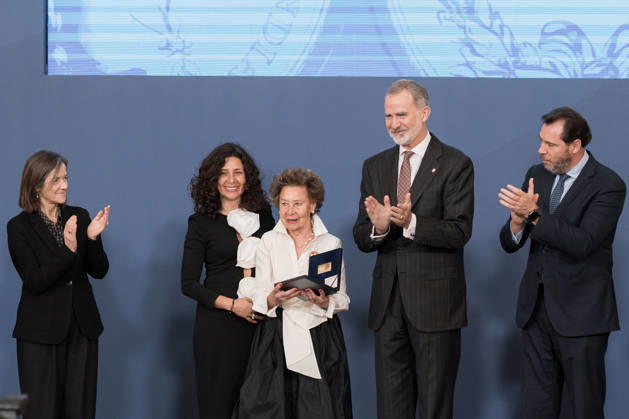 Felipe VI presents the XIX Kingdom of Spain Award for Business Career to the honorary president of Galletas Gullón King Felipe VI during the ceremony of presentation of the IX Kingdom of Spain Award for Business Career to the honorary president of Galletas Gullón, María Teresa Rodríguez c , together with the Minister of Transport, Óscar Puente d , at the Royal Palace of El Pardo, on December 1, 2025, in Madrid Spain In this edition, the award was presented to the honorary president of Galletas Gullón, María Teresa Rodríguez, a company that was founded in 1892 and which she managed since 1983, after the death of her husband, José Manuel Gullón, until her retirement in 2019 Galletas Gullón is today the only family-owned biscuit company that Copyright: xDiegoxRadamà sx 7139786