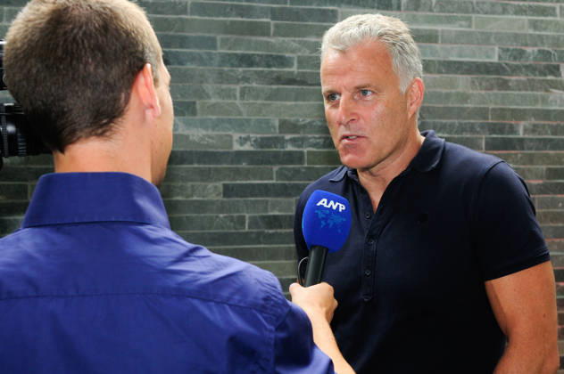 Peter R de Vries shot in Amsterdam, The Netherlands - 6 Jul 2021 Peter R de Vries, a Dutch crime journalist has been shot in Amsterdam and taken to the hospital in critical condition. The shooting happened at about 7:30 p.m. on Tuesday after De Vries appeared on RTL Boulevard, an entertainment TV show. A video circulating on social media showed him lying motionless on the street, suffering from an apparent gunshot wound to the head. De Vries is known for his involvement in the investigation of the mysterious disappearance of American Natalee Holloway in Aruba. With his TV-report about the disappearance he won an Emmy Award in 2008 in the category Current Affairs.  Copyright: xMischaxSchoemakerx