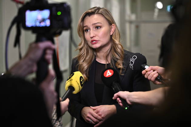 STOCKHOLM, SWEDEN 20251204 Energy and Industry Minister Ebba Busch KD meets the media after the meeting with the Industry Committee in the Riksdag STOCKHOLM SWEDEN x10060x Copyright: xHenrikxMontgomery TTx NÄRINGSUTSKOTTET ELMARKNAD kzInMi7ZFPQ