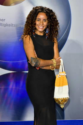 ABBduesseldorf: Domitila Barros Miss Germany 2022 Schauspielerin zu Gast auf dem blauen Teppich bei der 18.Verleihung Deutscher Nachhaltigkeitspreis 2025 im Maritim Hotel am 05.12.2025 NRW Deutschland