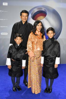 ABBduesseldorf: H.R.H. Princess Dechan Yangzom Wangchuck and Husband Dasho Tandin Namgyel is the daughter of the fourth King of Bhutan Jigme Singye Wangchuck zu Gast auf dem blauen Teppich bei der 18.Verleihung Deutscher Nachhaltigkeitspreis 2025 im Maritim Hotel am 05.12.2025 NRW Deutschland