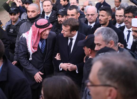 French President Emmanuel Macron visits Al-Aqsa Mosque compound JERUSALEM - JANUARY 22 : French President Emmanuel Macron visits Jerusalem’s Al-Aqsa Mosque compound, as he arrives to attend World Holocaust Forum on January 22, 2020 in East Jerusalem. Kudüs Palestinian Territory, Occupied. Editorial use only. Please get in touch for any other usage. Copyright: x2025xAnadoluxStringerx