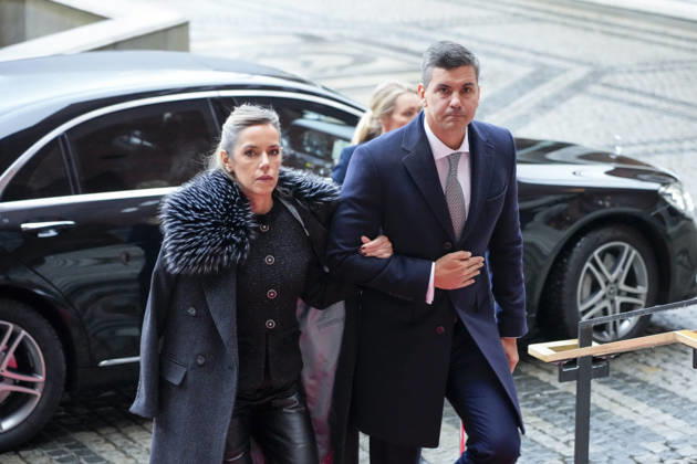 Nobels fredspris 2025 Oslo 20251210. Paraguays president Santiago Pena ankommer Oslo Radhus for utdelingen av Nobels fredspris. Datteren til Nobels fredsprismottaker, Ana Corina Sosa, tar i mot prisen pa vegne av sin mor. Den venezuelanske opposisjonslederen Maria Corina Machado far prisen for sitt utrettelige arbeid for a sikre demokratiske rettigheter for folket i Venezuela, og for sin kamp for en rettferdig og fredelig overgang fra diktatur til folkestyre. Pa grunn av omstendighetene i hjemlandet Venezuela kunne ikke Nobels fredsprismottaker delta pa utdelingen i Norge. Foto: Gorm Kallestad NTB Oslo Norge JRsH94zrNwo EDITORIAL USE ONLY Ref:_BNCJRsH94zrNwo.jpg Copyright: xGormxKallestadx xNTBx