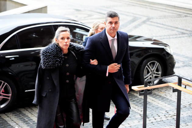 Nobels fredspris 2025 Oslo 20251210. Paraguays president Santiago Pena ankommer Oslo Radhus for utdelingen av Nobels fredspris. Datteren til Nobels fredsprismottaker, Ana Corina Sosa, tar i mot prisen pa vegne av sin mor. Den venezuelanske opposisjonslederen Maria Corina Machado far prisen for sitt utrettelige arbeid for a sikre demokratiske rettigheter for folket i Venezuela, og for sin kamp for en rettferdig og fredelig overgang fra diktatur til folkestyre. Pa grunn av omstendighetene i hjemlandet Venezuela kunne ikke Nobels fredsprismottaker delta pa utdelingen i Norge. Foto: Gorm Kallestad NTB Oslo Norge XNg58CjfGlI EDITORIAL USE ONLY Ref:_BNCXNg58CjfGlI.jpg Copyright: xGormxKallestadx xNTBx