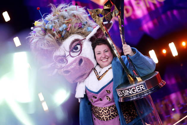 Schauspielerin Meltem Kaptan siegt als Figur Muuhnika in der Prosieben-Show The Masked Singer in den MMC-Studios in Ossendorf. Köln, 13.12.2025 NRW Deutschland Copyright: xChristophxHardtx