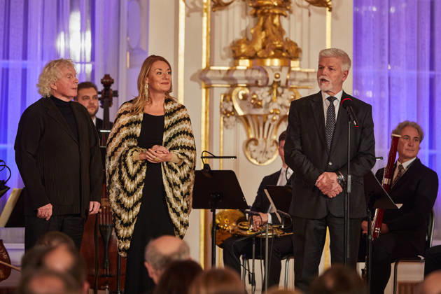 Mezzo-soprano Magdalena Kozena and her husband, British conductor Simon Rattle (left), received the Antonin Dvorak Award for 2025 from President Petr Pavel (right) in the Spanish Hall of Prague Castle, in Prague, on December 14, 2025. (CTKxPhoto DorotaxHolubova) CTKPhotoP2025121406665  CTKPhotoP2025121406665