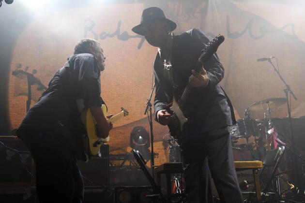 Babyshambles Perform at Koko, London Guitarist Mick Whitnall and lead singer Pete Doherty of English rock band Babyshambles performs at Koko in London, England, UK on Monday 15 December 2025., Credit:Justin Ng Avalon UK, England, London, Koko  Copyright: xJustinxNgx xAvalonx 1059587947