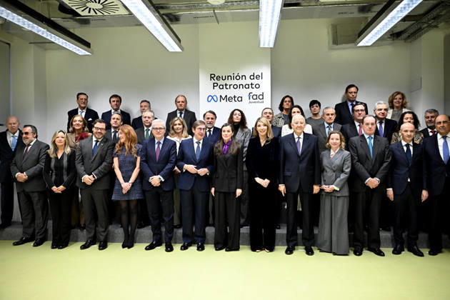 Queen Letizia chairs the meeting of the Board of Trustees of the FAD Youth Foundation The President of FAD Youth, José Ignacio Goirigolzarri, Queen Letizia and the Executive Chairman of Europa Press, Asís Martín de Cabiedes, pose for the family photo during the meeting of the Board of Trustees of the FAD Youth Foundation upon their arrival at the meeting of the Board of Trustees of the FAD Youth Foundation, December 16, 2025, in Madrid Spain Dona Letizia, Honorary President of the FAD Youth Foundation, chairs the meeting of the Board of Trustees of the institution, which will address the issue of digital security for youth REINA LETIZIA FAD JUVENTUD 16 DECEMBER 2025 José Madrid Madrid Madrid Spain Copyright: xJosà xOlivax 7172415