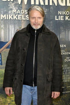 Mads Mikkelsen bei der Premiere des Kinofilms Therapie für Wikinger im Kino im Delphi-Filmpalast. Berlin, 17.12.2025