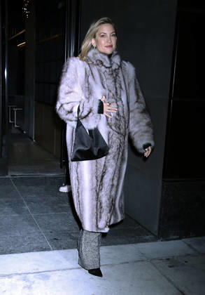Kate Hudson on Watch What Happen Live with Andy Cohen to talk about new movie Song Sung Blue Featuring: Kate Hudson Where: New York City, New York, United States When: 17 Dec 2025 Credit: Roger Wong INSTARimages EDITORIAL USE ONLY. NOT FOR USE BY NEWSPAPERS BASED IN THE UK. Copyright: xx instar55345671