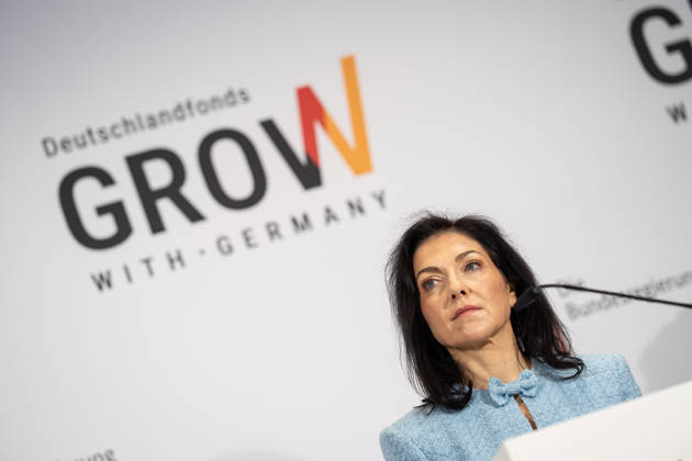 Katherina Reiche, Bundeswirtschaftsministerin, während der Pressekonferenz zur Vorstellung des Deutschlandfonds;Grow with Germany Pressekonferenz zur Vorstellung des Deutschlandfonds bei KfW-Bankengruppe -, Berlin Berlin Deutschland KfW-Bankengruppe