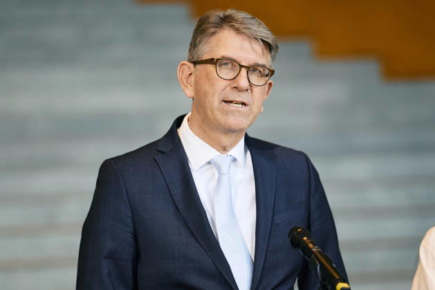 Wolfram Weimer, Staatsminister fuer Kultur und Medien, gibt eine Pressestatement gemeinsam Balbina, Hauptsprecherin Akademie fuer Populaere Musik (nicht im Bild) in Berlin, 18.12.2025. Berlin Deutschland Copyright: xSebastianxRaux