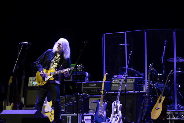 Martin McAloon perfroms live at o2 City Hall, Newcastle, on 18 December 2025 Martin McAloon perfroms live at o2 City Hall, Newcastle, on 18 December 2025, Credit:David Wala Avalon Tyne and Wear, Newcastle upon Tyne  Copyright: xDavidxWalax xAvalonx 1060261144