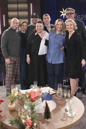 Horst Lichter, Carina Raddatz, Mark Forster, Meltem Kaptan, Micky Beisenherz, Franca Cerutti, Hans Sigl und Susan Link bei der Aufzeichnung der WDR-Talkshow Kölner Treff im WDR Studio BS 3. Köln, 18.12.2025
