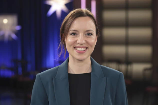 Carina Raddatz bei der Aufzeichnung der WDR-Talkshow Kölner Treff im WDR Studio BS 3. Köln, 18.12.2025