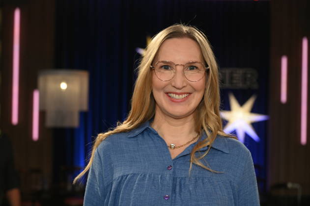 Psychotherapeutin Franca Cerutti, Podcast Psychologie to go! und ARD-Dokuserie Familientherapie lädt Psychotherapeutin und Podcasterin Franca Cerutti vier Familien aufs Land zu einem Familien-Intensiv- Coaching, zu Gast in der WDR Talkshow Kölner Treff