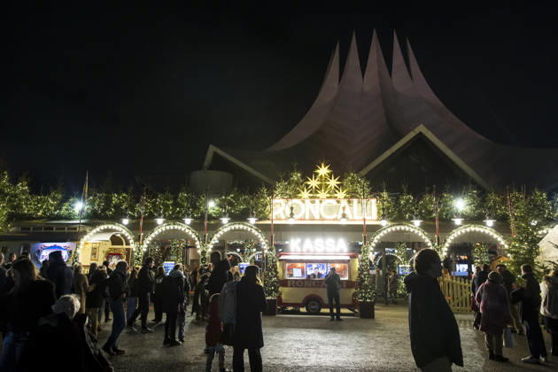 Roncalli Weihnachtscircus, Show und Promis im Tempodrom, Berlin, 19.12.2025 Überblick bei der Premiere des 21. Original Roncalli Weihnachtscircus im Berliner Tempodrom am 19.12.2025. Berlin Tempodrom Copyright: xBenxKriemannx