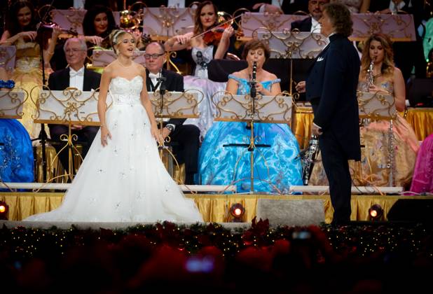 MAASTRICHT Emma Kok during the last of André Rieu s six Christmas concerts at the MECC. Rieu is accompanied by his Johann Strauss Orchestra, soloists, dancers, and skaters. ANP IRIS VAN DEN BROEK netherlands out - belgium out  Copyright: xx x545520865x originalFilename: 545520865.jpg