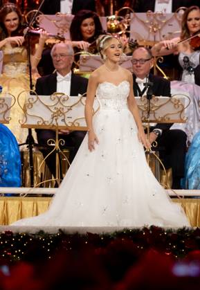 MAASTRICHT Emma Kok during the last of André Rieu s six Christmas concerts at the MECC. Rieu is accompanied by his Johann Strauss Orchestra, soloists, dancers, and skaters. ANP IRIS VAN DEN BROEK netherlands out - belgium out  Copyright: xx x545525227x originalFilename: 545525227.jpg