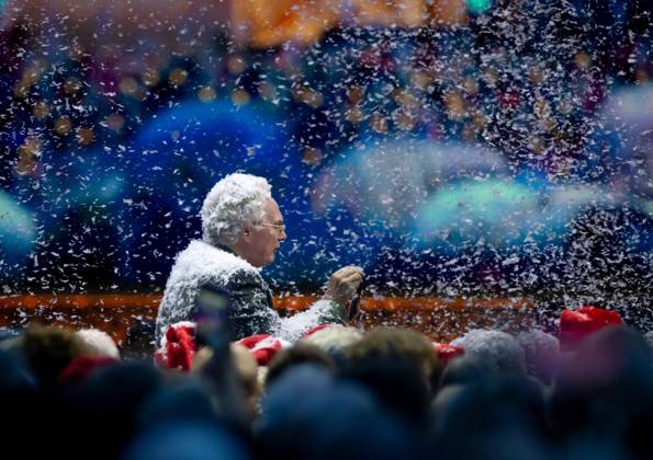 MAASTRICHT An audience in the snow during the last of André Rieu s six Christmas concerts at the MECC. Rieu is accompanied by his Johann Strauss Orchestra, soloists, dancers, and skaters. ANP IRIS VAN DEN BROEK netherlands out - belgium out  Copyright: xx x545525630x originalFilename: 545525630.jpg