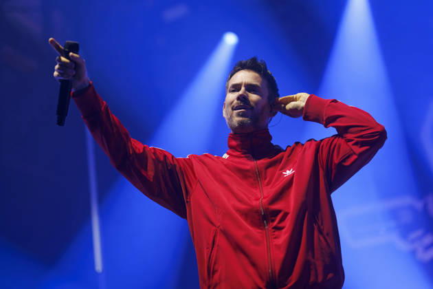 Sänger Johannes Strate von der Band Revolverheld bei einem Konzert im Rahmen ihrer Tour im Palladium. Köln, 21.12.2025 NRW Deutschland Copyright: xChristophxHardtx