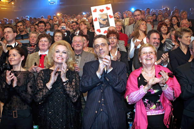 ARCHIV: Heino Hannelore Kramm und Heinos Sohn Uwe anläßlich der ARD-Fernsehshow Heino - Die Show , 2005 ARCHIVAUFNAHME, Datum geschätzt 20251220JWM0093