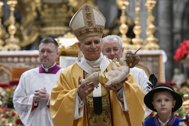 ITALY - POPE LEO XIV DURING THE CHRISTMAS EVE MASS AT ST PETER S BASILICA IN THE VATICAN - 2025 12 24 Italy, Rome, Vatican, 2025 12 24 Pope Leo XIV during the Christmas Eve mass at St Peter s Basilica in the Vatican EDITORIAL USE ONLY - NO BOOKS Copyright: xVATICANxMEDIAx
