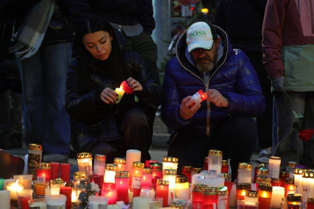 New Years Eve bar fire kills several in Crans Montana PHOTOPQR LE PARISIEN Olivier Arandel Crans Montana 02 01 2026 Crans Montana, Switzerland Friday, January 2, 2026 Fait Divers Friday, January 2, 2026 A New Years Eve fire in a bar called Le Constellation has left many dead and injured in Crans Montana, a ski resort in the canton of Valais frequented by many tourists LP Olivier Arandel Swiss bar fire that killed 40 likely started by sparklers on champagne bottles, officials say Tribute to the victims Local Caption LP Olivier Arandel Crans Montana France  Copyright: xPHOTOPQR LExPARISIEN MAXPPPxLP OlivierxArandelx 20260102LPA5422 20260102LPA5422