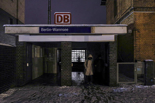 Stromausfall Bahnhof Wannsee, Berlin Zehlendorf. Zehntausende Haushalte sind seit Samstagmorgen im Berliner Südwesten ohne Strom, bei Minusgraden und Schneefall. Grund dafür ist ein Anschlag von Linksextremisten, Vulkangruppe. Berlin 04.01.2026 Stromausfall nach Anschlag im Südwesten von Berlin