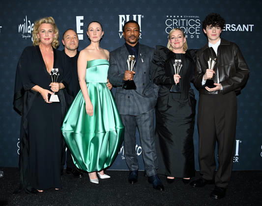 31st Annual Critics Choice Awards - Pressroom Hannah Walters, Stephen Graham, Erin Doherty, Ashley Walters, Christine Tremarco and Owen Cooper in the press room at the 31st Annual Critics Choice Awards held at Barker Hanger on January 4, 2026 in Santa Monica, Ca. Santa Monica Barker Hanger California USA Copyright: xTammiexArroyox xAFF-USA.comx