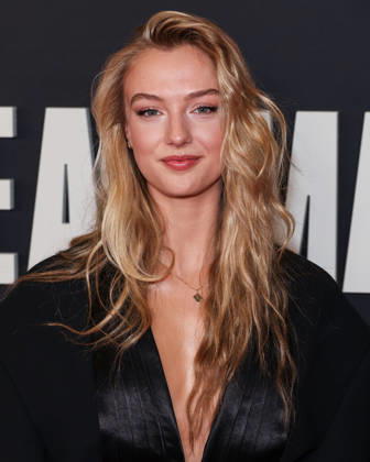 Los Angeles Premiere Of Row K Entertainment s Dead Man s Wire LOS ANGELES, CALIFORNIA, USA - JANUARY 07: German actress Lilly Krug arrives at the Los Angeles Premiere Of Row K Entertainment s Dead Man s Wire held at AMC The Grove 14 on January 7, 2026 in Los Angeles, California, United States., Credit:Xavier Collin Avalon United States, California, Los Angeles, AMC The Grove 14 Copyright: xXavierxCollinx xAvalonx 1064230336