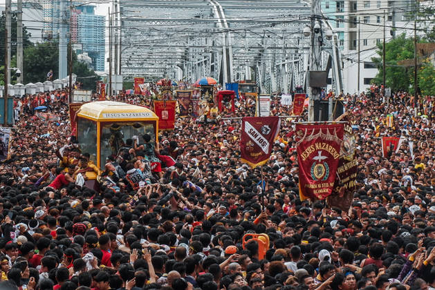 January 9, 2026, Manila, Philippines: Scene during the Traslacion of Black Nazarene in Manila. In a historic display of religious endurance, the 2026 Traslacion of the Black Nazarene concluded after nearly 31 hours, marking the longest procession in the event s recorded history. The grueling journey drew an estimated 7 million devotees to the streets of Manila, underscoring the profound spiritual resolve of a nation as the sacred image finally returned to Quiapo Church Manila Philippines - ZUMAs197 20260109_aaa_s197_315 Copyright: xRyanxEduardxBenaidx
