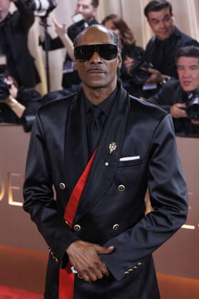 January 11, 2026, Beverly Hills, California, USA: Snoop Dogg on the red carpet at the 83rd Annual Golden Globe Awards on Sunday, January 11, 2026, at the Beverly Hilton in Beverly Hills, California. BURT HARRIS BNS PI Beverly Hills USA - ZUMAp124 20260111_zaa_p124_094 Copyright: xBurtxHarrisx