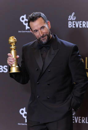 January 11, 2026, Beverly Hills, California, USA: Noah Wyle in the press room during the 83rd Annual Golden Globe Awards on Sunday, January 11, 2026, at the Beverly Hilton in Beverly Hills, California. ARIANA RUIZ BNS PI Beverly Hills USA - ZUMAp124 20260111_zaa_p124_212 Copyright: xArianaxRuizx