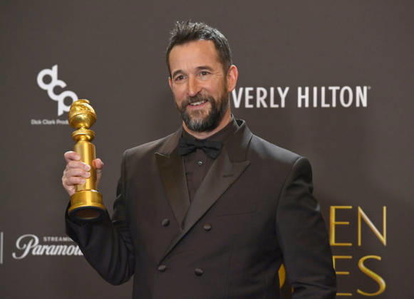 Noah Wyle appears backstage after winning the award for Best Performance by a Male Actor in a Television Series Drama award for The Pitt during the 83rd annual Golden Globe Awards at the Beverly Hilton in Beverly Hills, California on Sunday, January 11, 2026.  LAP2026011208 JIMxRUYMEN