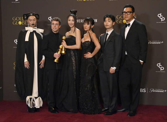 Audrey Nuna, Mark Sonnenblick. EJAE, Rei Ami, Yuhan and 24 appear backstage after winning the award for Best Original Song - Motion Picture award for Golden from KPop Demon Hunters during the 83rd annual Golden Globe Awards at the Beverly Hilton in Beverly Hills, California on Sunday, January 11, 2026.  LAP20260111707 JIMxRUYMEN