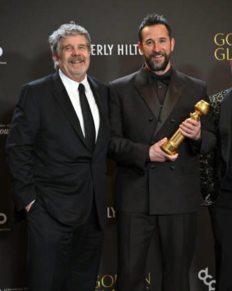 83rd Annual Golden Globes - Press Room John Wells and Noah Wyle in the press room at the 83rd Golden Globe Awards at the Beverly Hilton Hotel on January 11, 2025 in Beverly Hills, CA. Beverly Hills Beverly Hilton Hotel California USA Copyright: xLISAxOConnor AFF-USA.comx