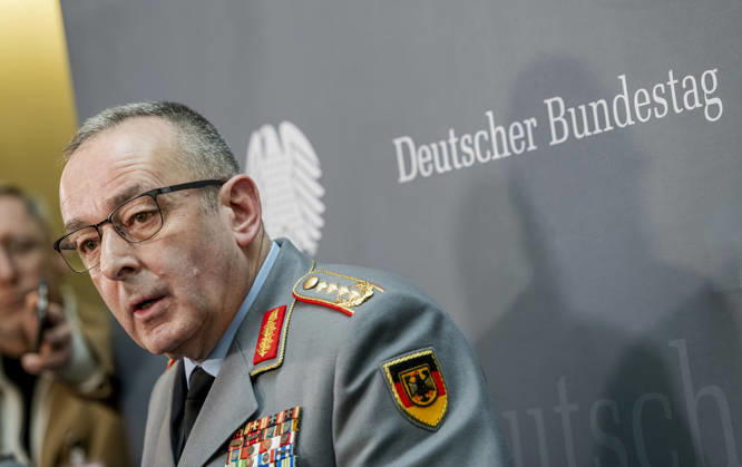 Carsten Breuer zum Vorfall der Bundeswehr in Zweibrücken EUR, Deutschland, Berlin. 14.01.2026: Pressestatement von Carsten Breuer Generalinspekteur der Bundeswehr nach der Befragung des Verteidigungsausschuss des Bundestages. Befragung zum Vorfall der Bundeswehr in Zweibrücken