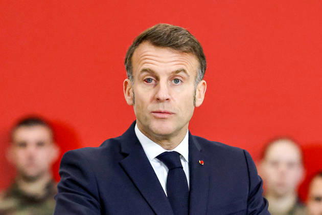 Le président de la République française Emmanuel Macron présente ses vœux aux armées françaises depuis la base aérienne Air Base 125 BA125 de la ville stratégique dIstres, dans les Bouches du Rhône, France, le 15 janvier 2026 The president appeared with a bloodshot eye Alain Robert Bestimage French President Emmanuel Macron presents his New Years greetings to the French armed forces at Air Base 125 BA125 in Istres, France, on January 15, 2026 Istres France  Copyright: xAlainxRobert Pool BestimagexAlainxRobert Pool Bestimagex