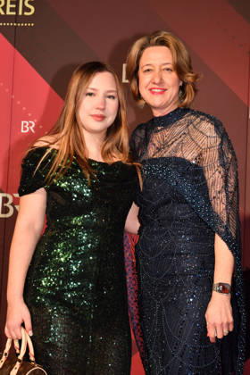 Dr. Anja Weisgerber mit Begleitung 47. Bayerischer Filmpreis Preis, Auszeichnung Prinzregententheater München 23. Januar 2026