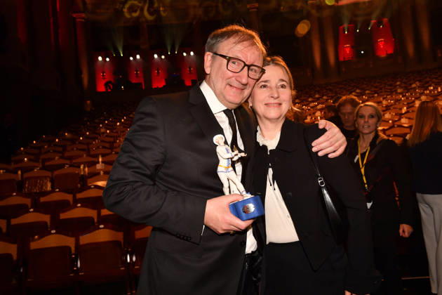 Rainer Bock mit Begleitung 47. Bayerischer Filmpreis Preis, Auszeichnung Party Prinzregententheater München 23. Januar 2026