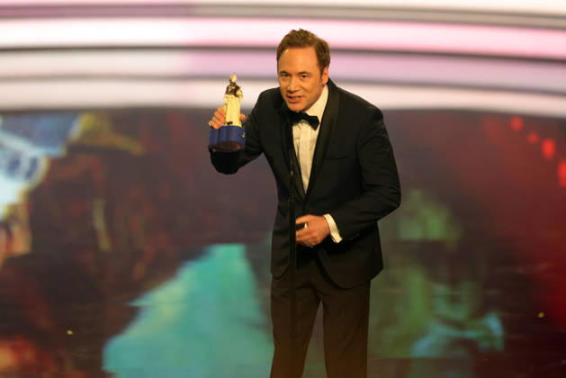 Bayerischer Filmpreis 2025 Michael Bully Herbig mit seinem Pierrot in der Hand während seiner Dankesrede für seinen Preis für den Erfolgreichsten Film Das Kanu des Manitu. Verleihung des 47. Bayerischen Filmpreises am 23.01.2026 im Prinzregententheater in München. Bayern, Deutschland. Der Bayerische Filmpreis wird seit 1979 von der Bayerischen Staatsregierung verliehen, um die Bedeutung des Kinofilms als Kulturgut herauszustellen.