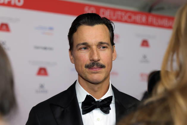 Deutscher Filmball 2026 Florian David Fitz (deutscher Schauspieler, Drehbuchautor und Filmregisseur) auf dem roten Teppich. 50. Deutscher Filmball 2026 am 24.01.2026 im Hotel Bayerischer Hof in München. Bayern, Deutschland.
