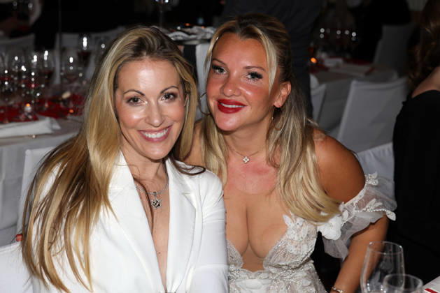 Deutscher Filmball 2026 Evelyn Burdecki (deutsche Reality-TV-Teilnehmerin) und Andrea Kaiser (deutsche Fernsehmoderatorin und Schauspielerin) im Ballsaal bei der After Show Party. 50. Deutscher Filmball 2026 am 24.01.2026 im Hotel Bayerischer Hof in München. Bayern, Deutschland.
