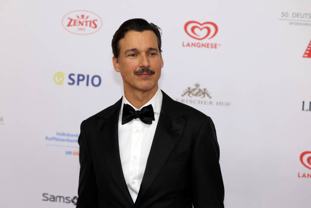 Deutscher Filmball 2026 Florian David Fitz (deutscher Schauspieler, Drehbuchautor und Filmregisseur) auf dem roten Teppich. 50. Deutscher Filmball 2026 am 24.01.2026 im Hotel Bayerischer Hof in München. Bayern, Deutschland.
