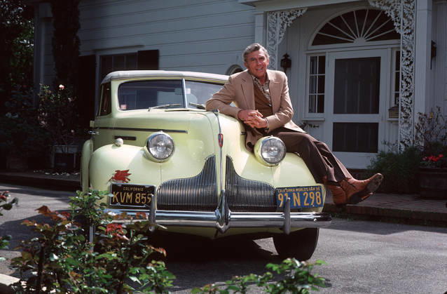 RECORD DATE NOT STATED RECORD DATE NOT STATED Andy Griffith and his 1938 Buick Special at his Toluca Lake Home in CA. 1979 **H.L. EDITORIAL USE ONLY  Copyright: x