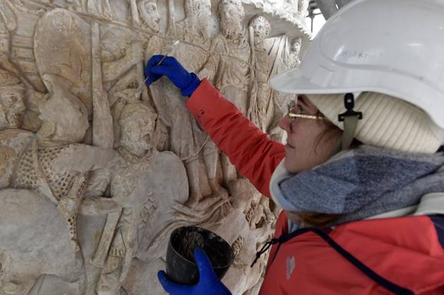 The restoration of the Antonine Column January 21, 2026, Rome. The Column of Marcus Aurelius is under restoration. Marcus Aurelius is in the center. A restorer at work., Credit:Mimmo Frassineti Avalon Italy, Rome  Copyright: xMimmoxFrassinetix xAvalonx 1069702840