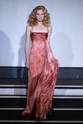 PFW - Franck Sorbier Runway A model walks the runway during the Franck Sorbier Haute Couture Week Spring Summer 2026 show as part of Paris Fashion Week on January 27, 2026 in Paris, France. Photo by Laurent Zabulon ABACAPRESS.COM Paris France Copyright: xZabulonxLaurent ABACAx